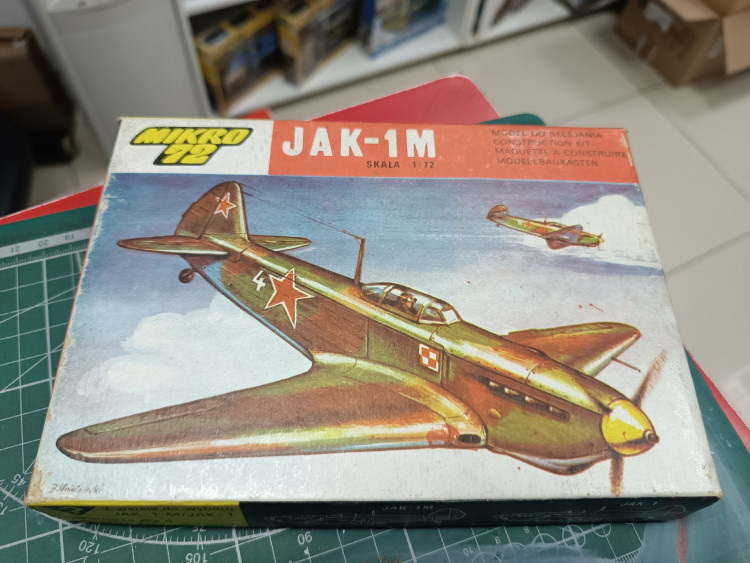 JAK-1M 1:72 Mikro