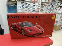 FU12334 Ferrari Enzo 1:24 Fujimi