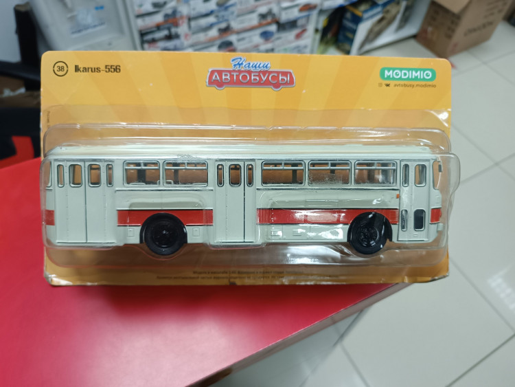 Наши Автобусы №38, Икарус-556