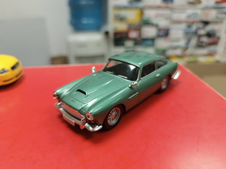 Суперкары №2 Aston Martin DB4 Coupe