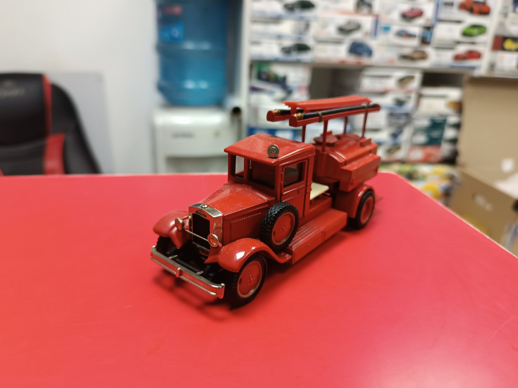 ПМЗ-2 на базе ЗИС-5 1:43 ЛОМО