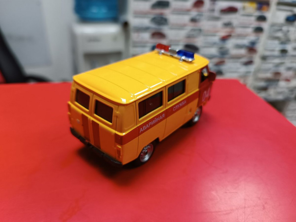 УАЗ-3909 Аварийная служба 1:43 Autotime