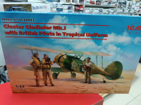 32043 Gloster Gladiator Mk.I самолет с британскими пилотами в тропической униформе