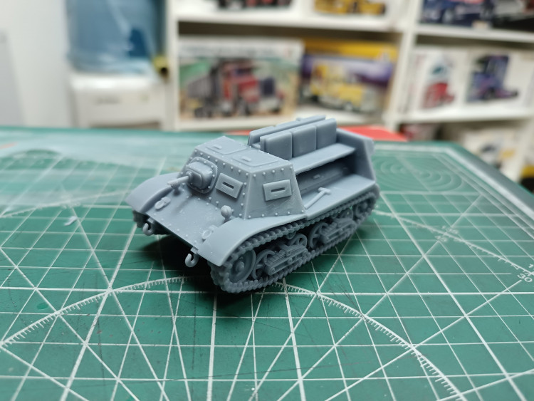Легкий полубронированный артиллерийский тягач Т-20 «Комсомолец» 1:43
