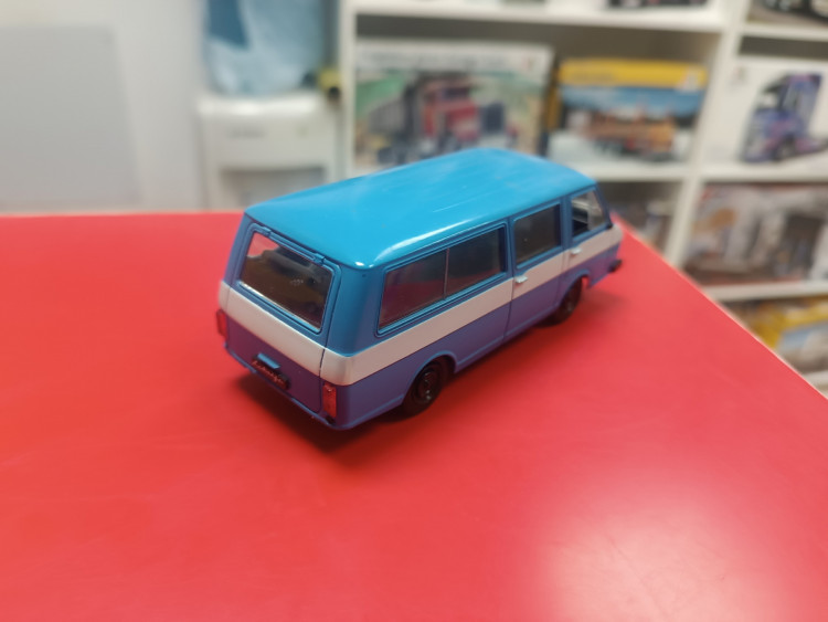 Автолегенды СССР: РАФ-22038