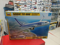 7019 пассажирский авиалайнер Боинг 737-800   1:144 Звезда