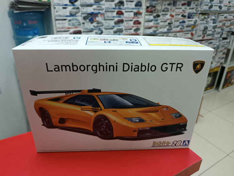 06446 Lamborghini Diablo GTR 1:24 Aoshima