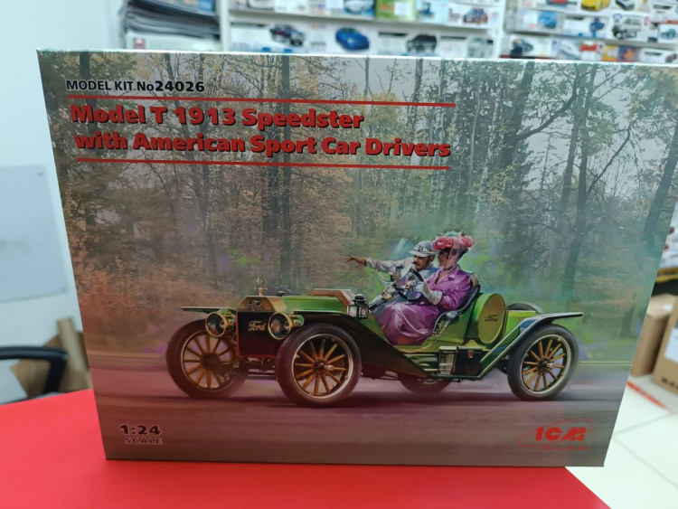 24026 Model T 1913 Speedster с американскими автоспортсменами