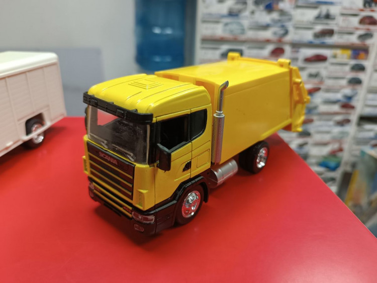 Scania 124I 400 мусоровоз 1:43 New Rey