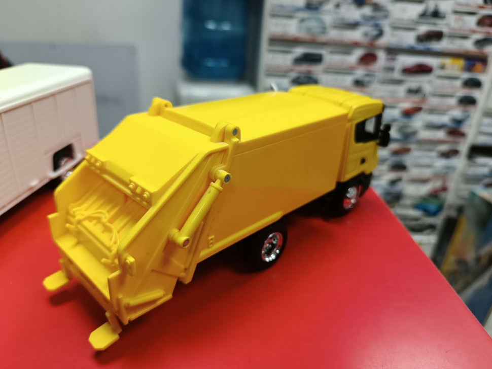 Scania 124I 400 мусоровоз 1:43 New Rey