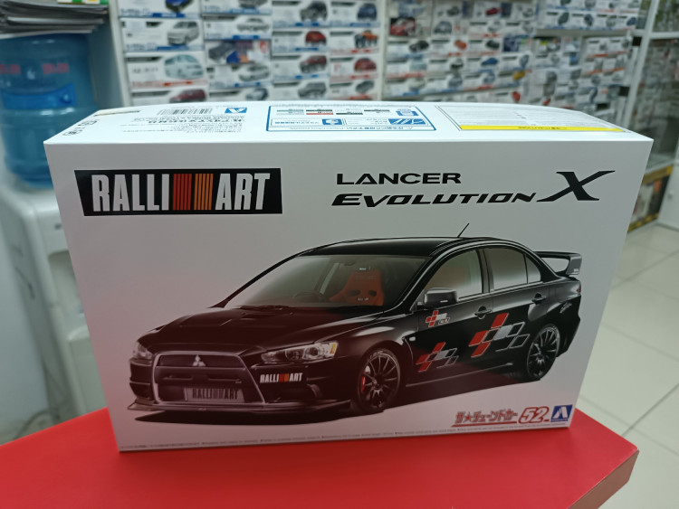 05987 Mitsubishi Lancer Evolution X RalliArt '07 1:24 Aoshima