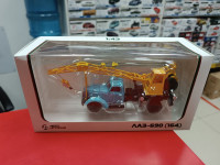 Автокран ЛАЗ-690 (164) 1:43 Автоистория