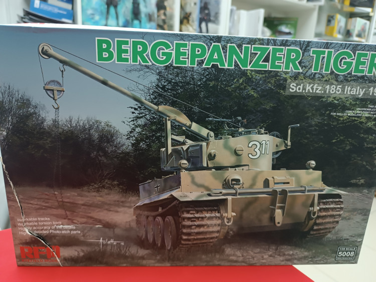 5008 Немецкая бронированная ремонтно-эвакуационная машина Bergepanzer Tiger I с рабочими траками