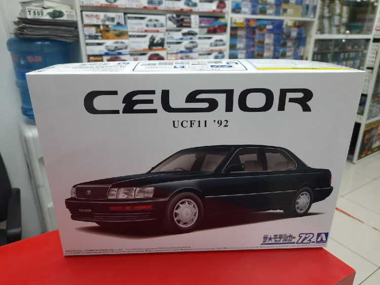 05879 Toyota Celsior 4.0 '92 1:24 Aoshima