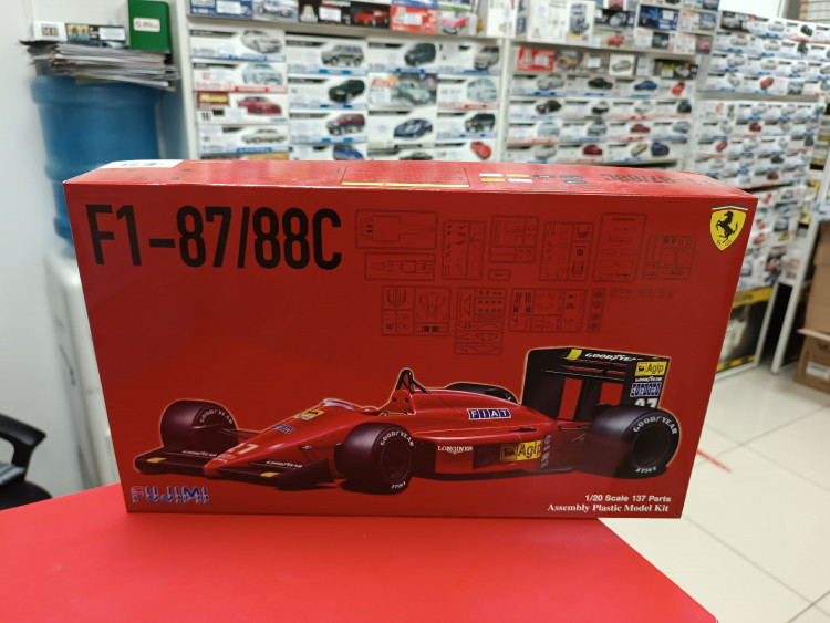 FU09198 Ferrari F1-87/88C 1:20 Fujimi