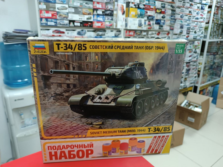 3687ПН Советский средний танк "Т-34/85" (обр.1944г.) (клей+краса+кисть) 1:35 Звезда
