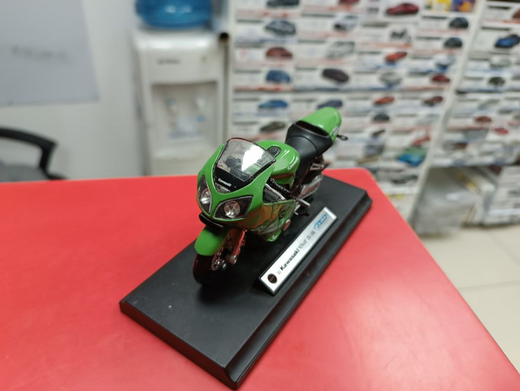 Kawasaki Ninja ZX-12R