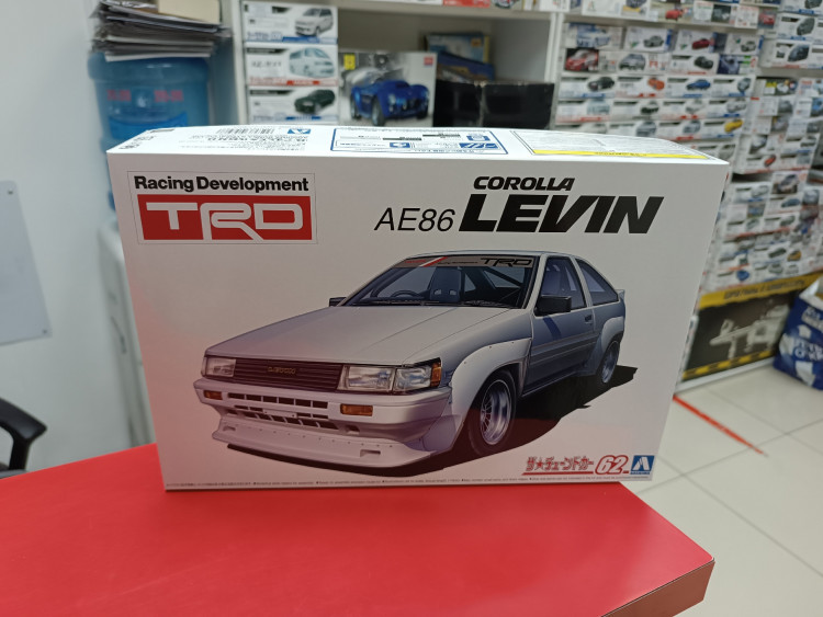 05798 Toyota Corolla Levin TRD AE86 '83 1:24 Aoshima