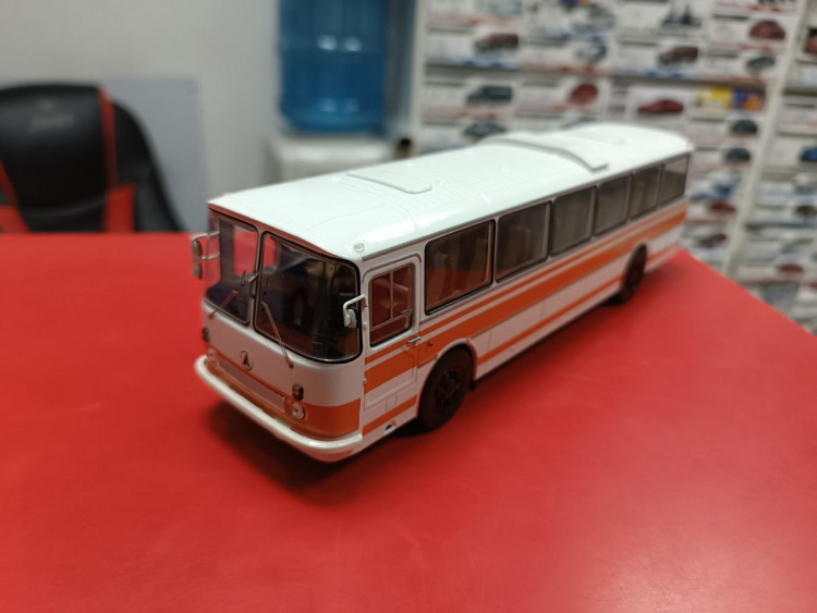 ЛАЗ-699Р первый выпуск 1:43 ClassicBUS