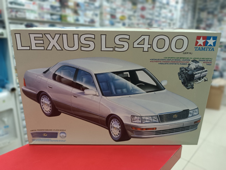 24114 Lexus LS400