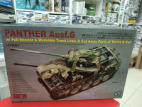 5019 Немецкий танк Panther Ausf.G с полным интерьером и рабочими траками
