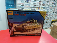 7406 Американский БМП Бредли М2А2 1:100 Звезда