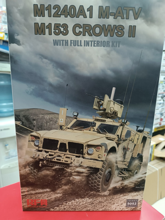 5052 Американский бронеавтомобиль M1240A1 M-ATV (M153 CROWS II) с полным интерьером