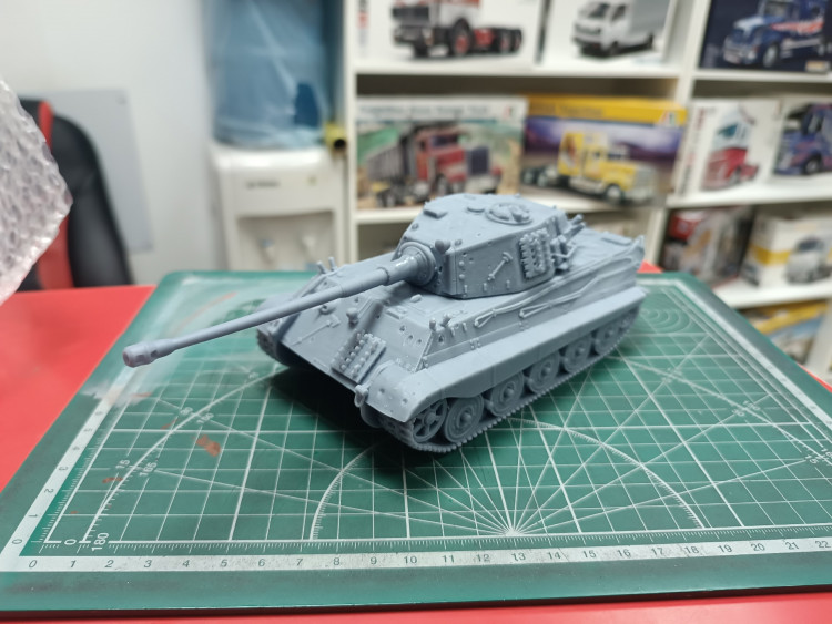 Panzerkampfwagen VI Ausf. B, «Tiger II» «Королевский тигр» 1:43