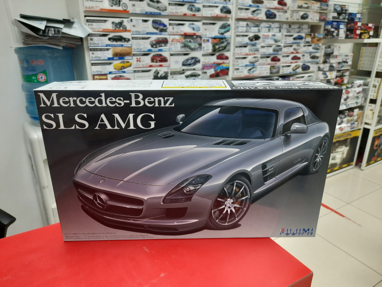 FU12392 Mercedes-Benz AMG SLS 1:24 Fujimi