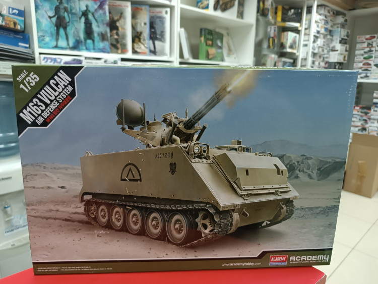 13507  ЗСУ  M163 Vulcan Air Defense System  (1:35)