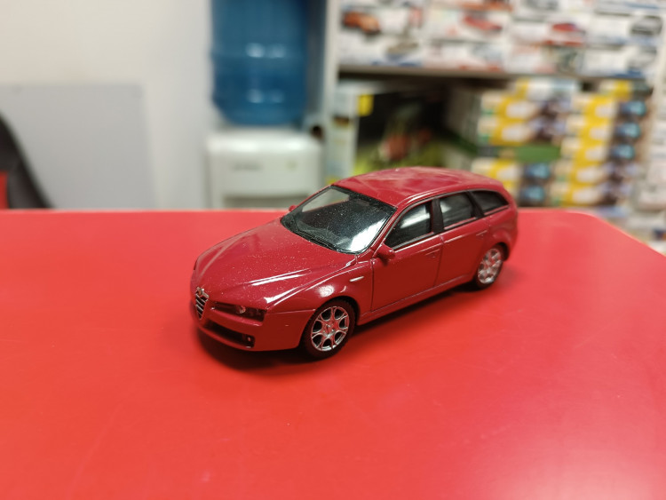 Alfa Romeo 159 Sportwagon 1:43 Welly