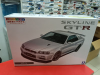 06558 Nissan Skyline R34 Spec II (White) 1:24 Aoshima