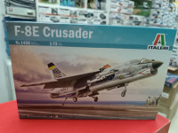 1456ИТ Самолет F-8E CRUSADER